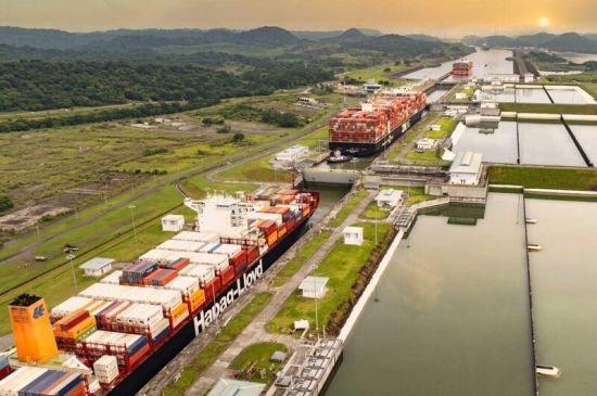 Canal de Panamá mantiene operaciones estables pese a tensiones geopolíticas